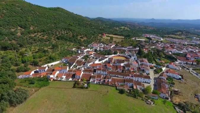 Villa La Morada De Higuera à Higuera De La Sierra  Extérieur photo